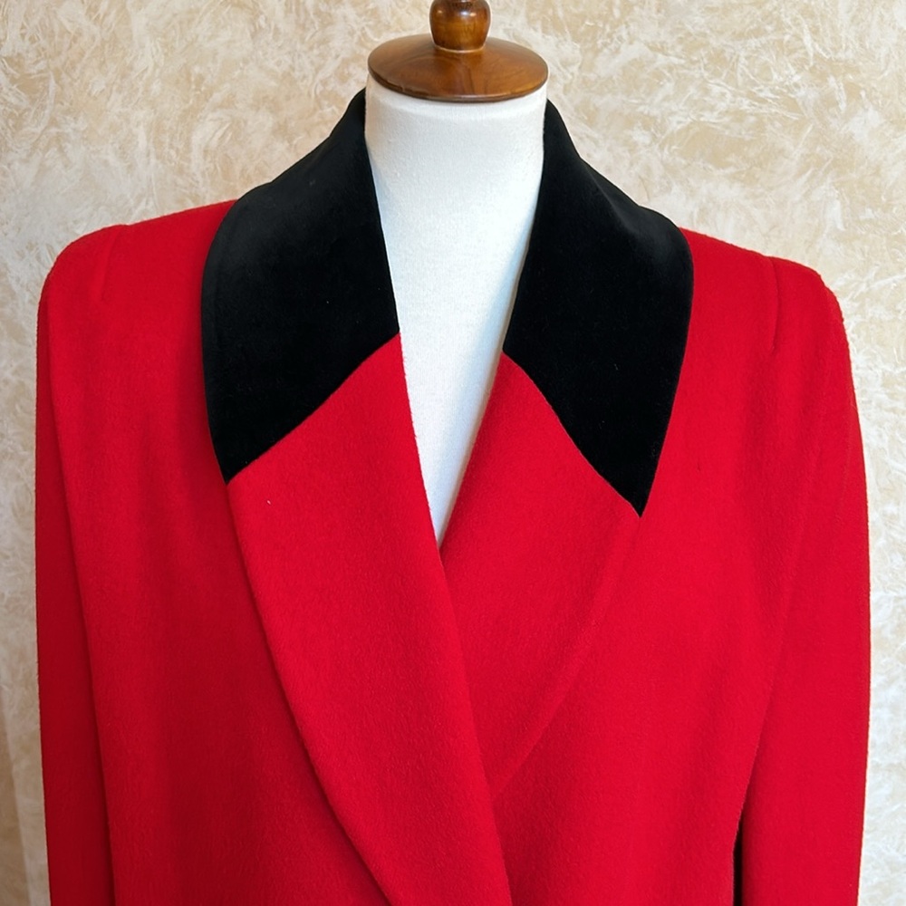 Leslie Fay Red Coat with Black Collar - Picture 8 of 14